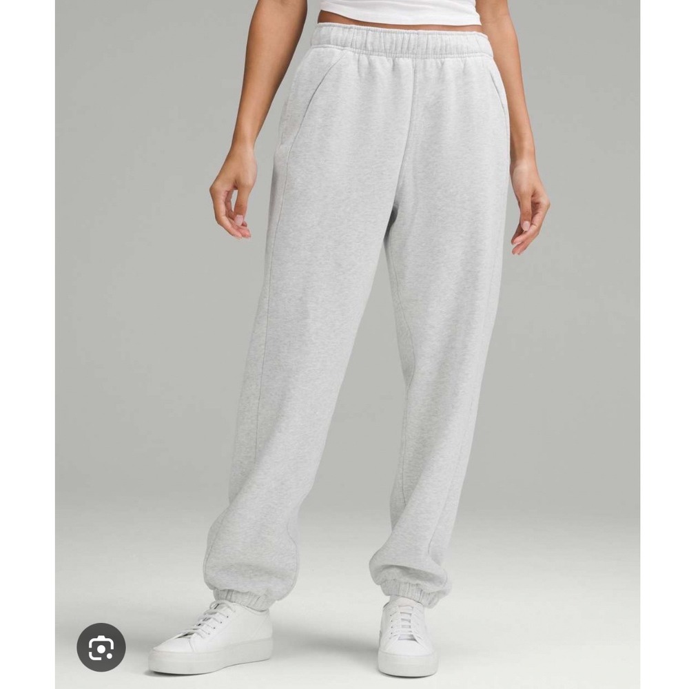 Lululemon Scuba Mid-Rise Oversized Jogger Grey Medium